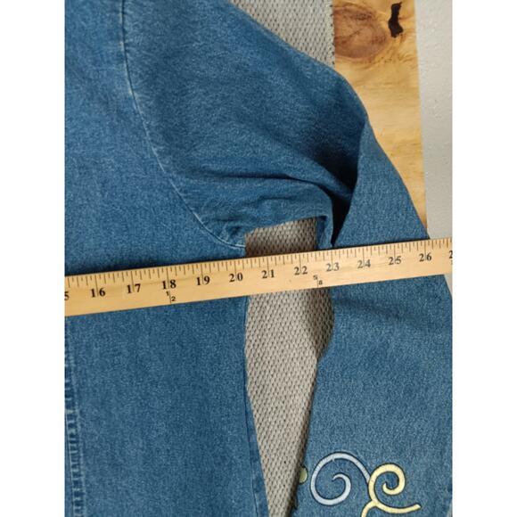 Denim & Co. Vintage Denim Shirt Chore Womens Medium Blue Floral Embroidered Y2K - Picture 8 of 11